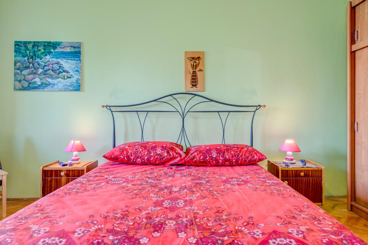 A Quiet Apartment With Balcony In สปลิท ภายนอก รูปภาพ